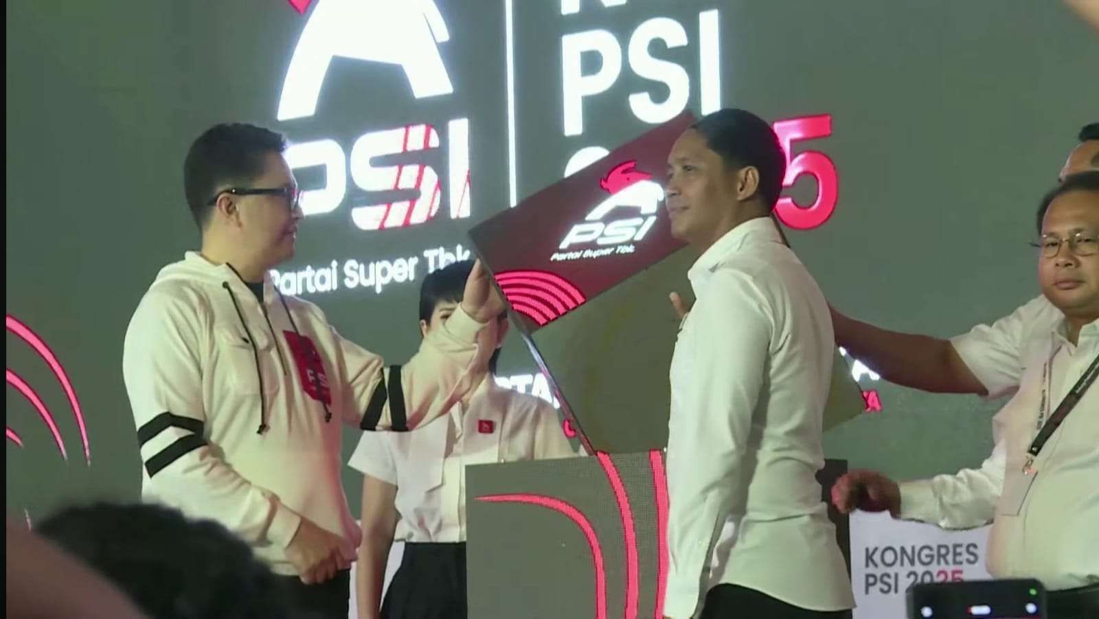 PSI Bangkit! Prabowo Subianto Turun Langsung Tutup Kongres di Solo