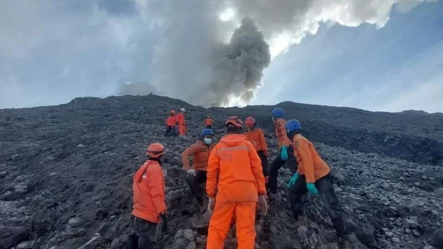 Tinggal di Dekat Marapi? Ini Peringatan Penting Saat Musim Hujan Datang